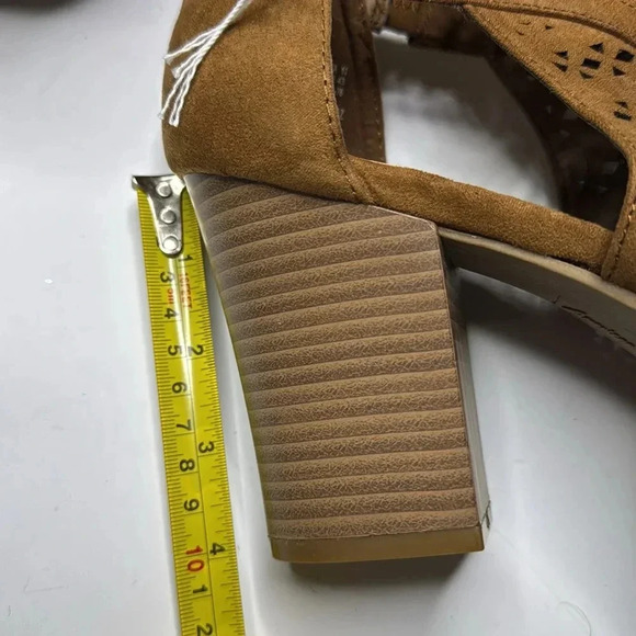 American Eagle size 11 platform sandals with block heels in tan - Picture 7 of 8